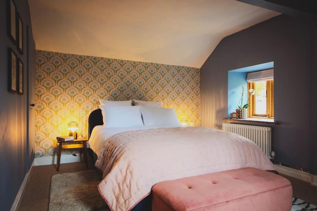 River Cottage, A Luxurious And Cosy Riverside Cottage For Two Welshpool Exterior photo